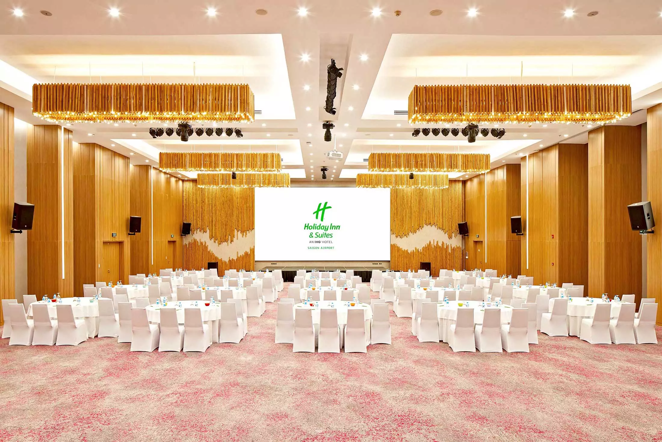 Top 6 Khách Sạn 5 Sao Có Phòng Hội Nghị Lớn Nhất TP.HCM