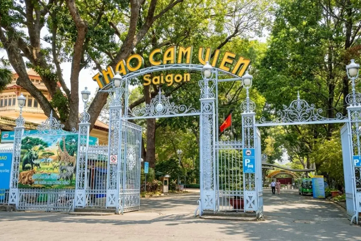 Visiting Saigon Zoo and Botanical Gardens – a relaxing activity for families