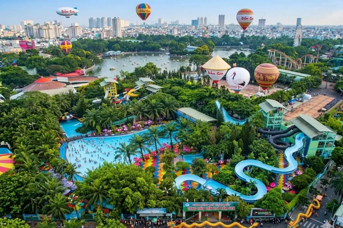 Visiting Đầm Sen Cultural Park