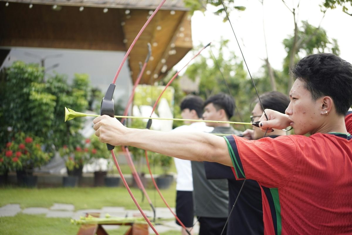 archery tag vietnam với khu vui chơi bắn cung ngoài trời sôi động