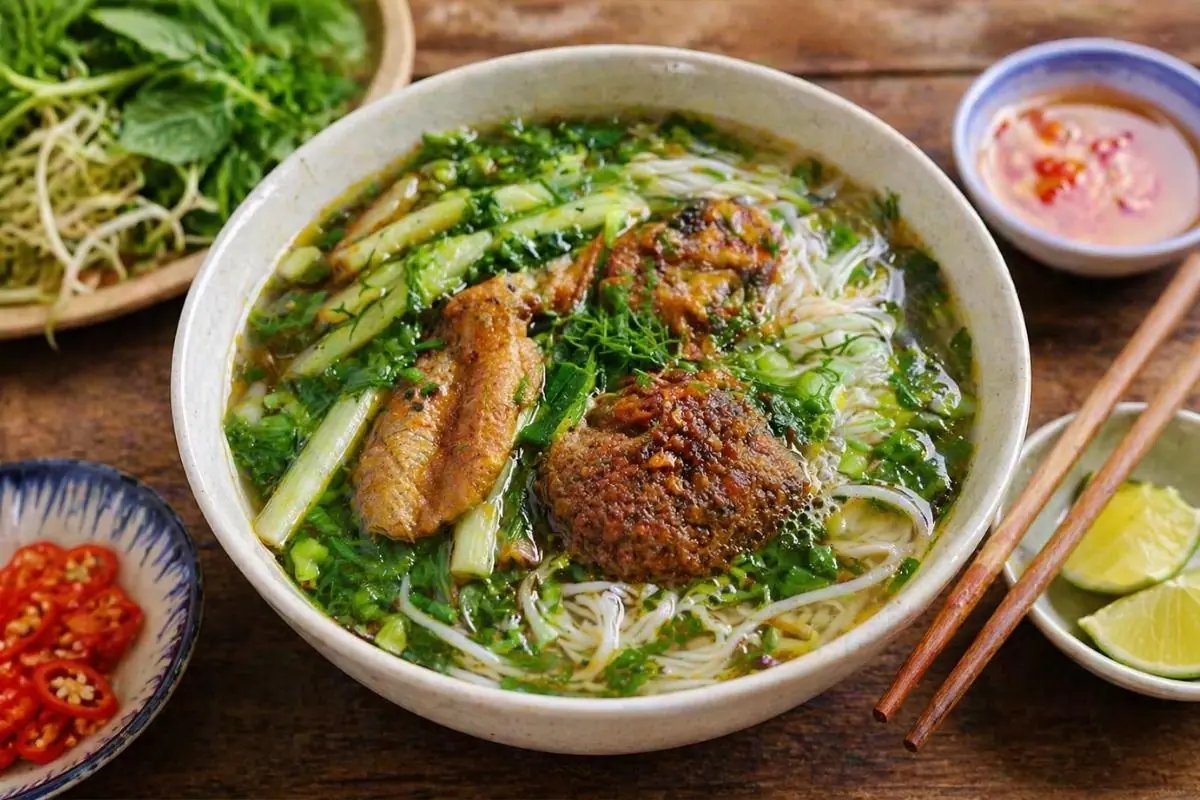 món ăn địa phương bún cá rô đồng