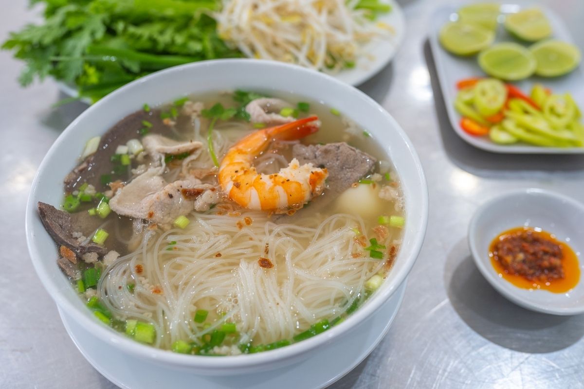 món ăn địa phương hủ tiếu thành đạt