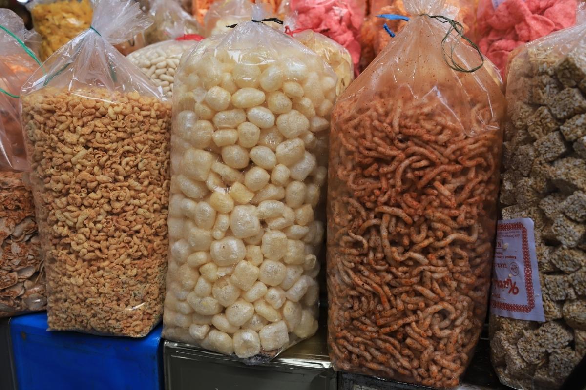 mua bánh kẹo đặc sản ở các khu chợ sài gòn