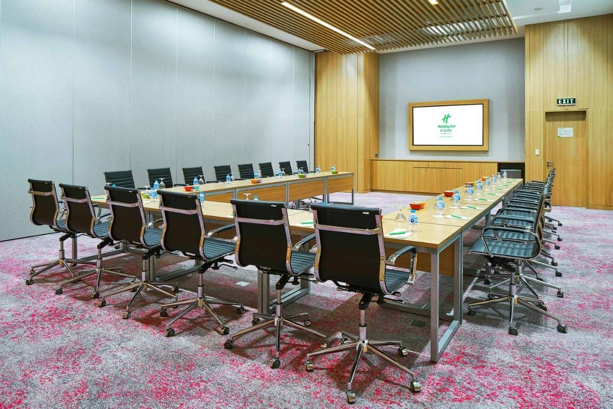 meeting room at Holiday Inn and Suites Saigon Airport for corporate MICE events