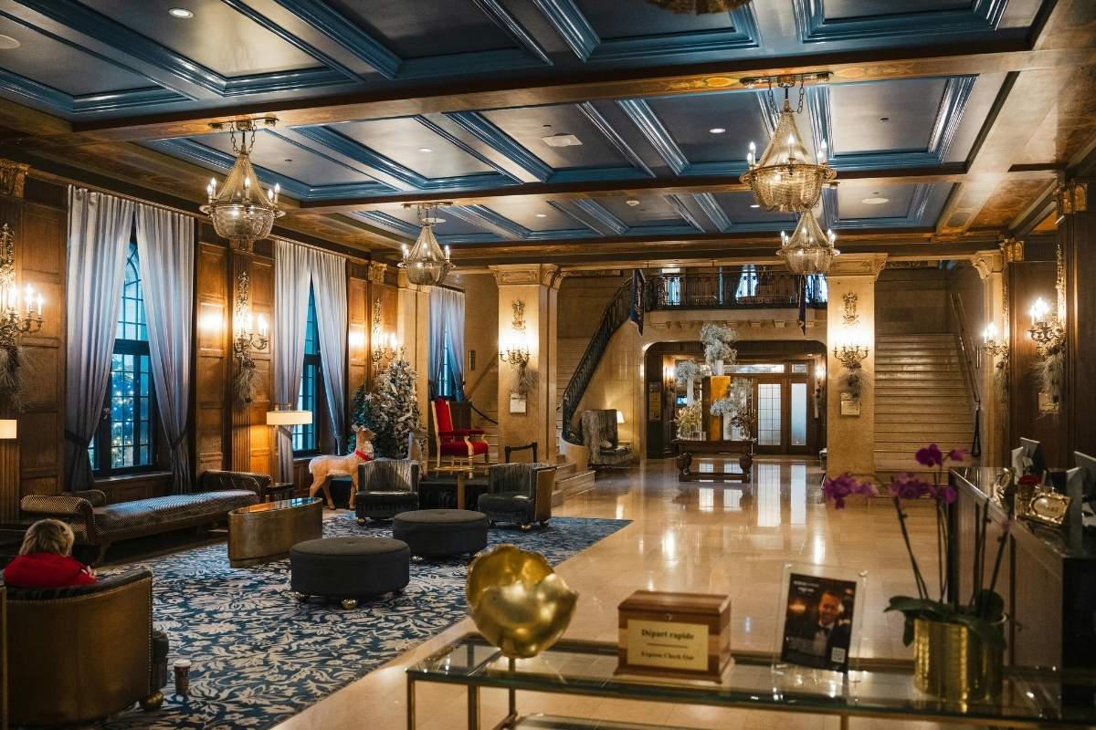 luxurious lobby with MICE hotel amenities in Ho Chi Minh City